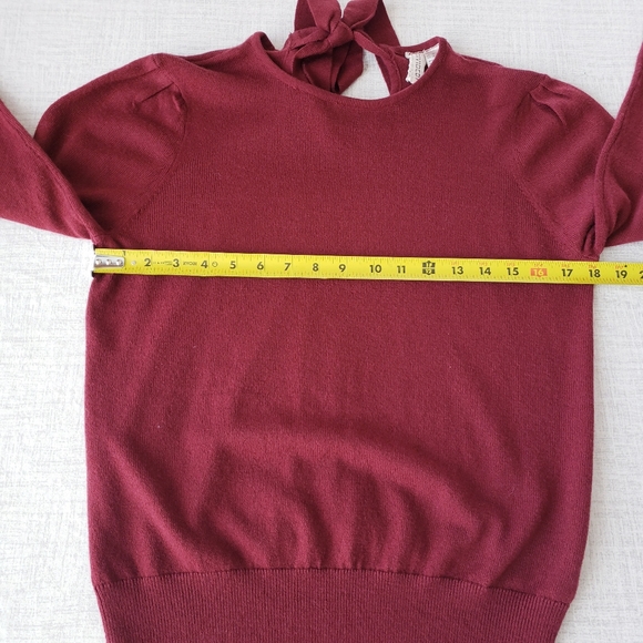 🆑️H&M Sweater Top with Back Bow Tie in Burgundy Red SZ Medium - Picture 9 of 10